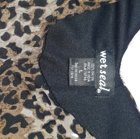 💥Y2k Wet Seal Leopard print cropped tank top! FINAL PRICE! - Picture 2 of 4